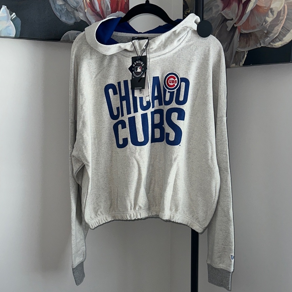 New Era Women's Light Gray Chicago Cubs Pullover with Blue Logo
